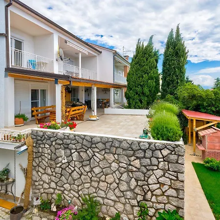 Appartement Reizendes Nur 350 Meter Zum Sandstrand Mit Meerblick, Grill, Waschmaschine Crikvenica